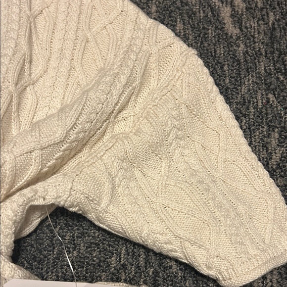 Easter NWT Freshmaneeêe Cable Knit Sweater - Cream - Picture 7 of 9